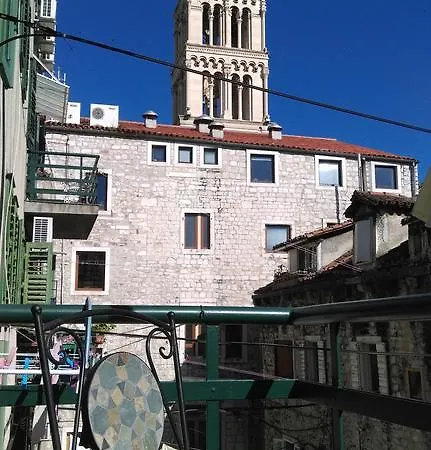 דירה Diocletian's Palace ספליט