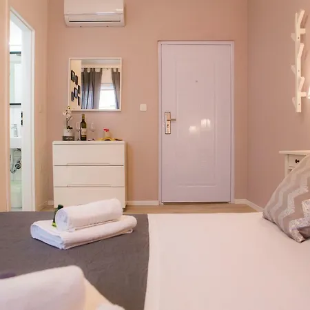 דירה Diocletian's Palace ספליט