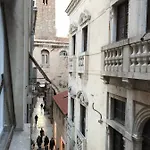 Diocletian'S Palace Apartments Apartment Split